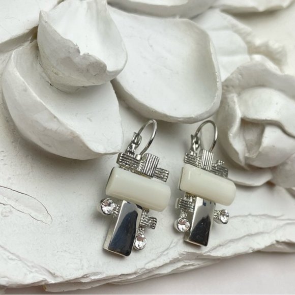 Vintage Silver White Geometric Dangle Earrings - Picture 7 of 8